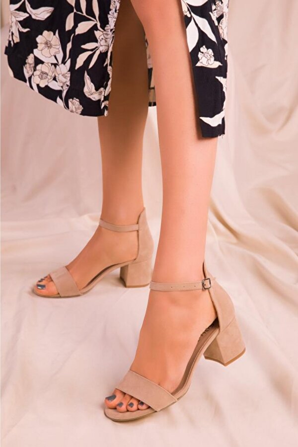 Ellaboni Kadın Klasik Tek Bant Orta Boy Topuklu Ayakkabı