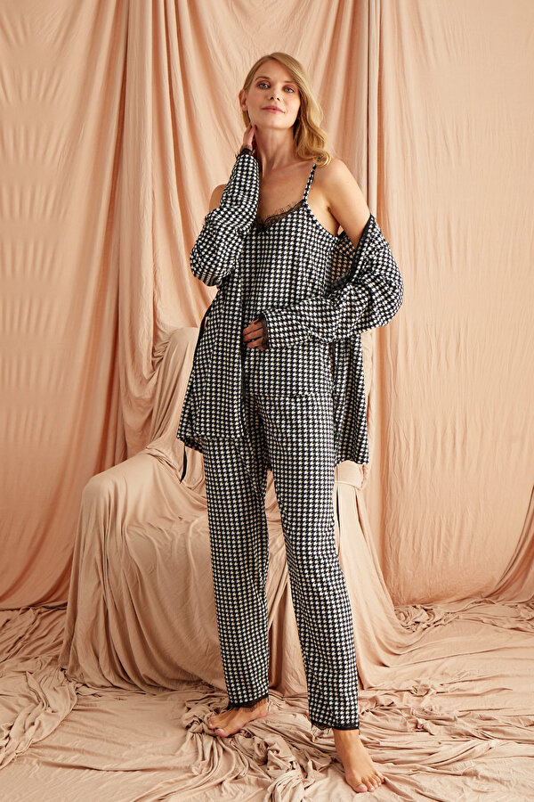 Nisanca Kışlık Sabahlıklı Kadın Kadife Pijama Takımı IV7305
