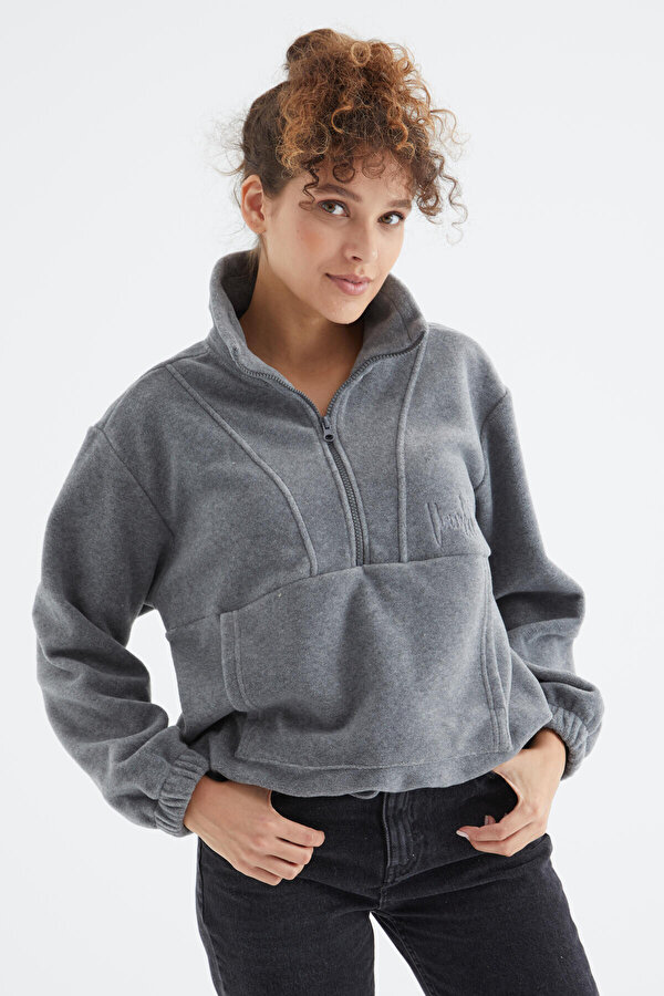Tommy Life Gri Melanj Yarım Fermuar Etek Ucu Büzgülü Kadın Polar Oversize Sweatshirt - 97171 Tommy Life Gri Melanj Yarım Fermuar Etek Ucu Büzgülü Kadın Polar Oversize Sweatshirt - 97171