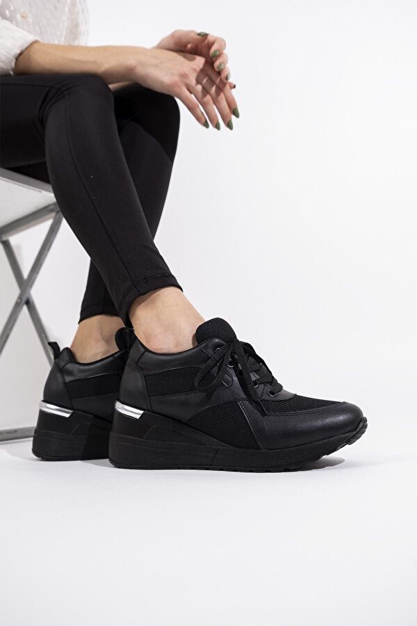 Modabuymuş Siyah Fileli Dolgu Topuklu Sneaker Bağcıklı Spor Ayakkabı - Pily