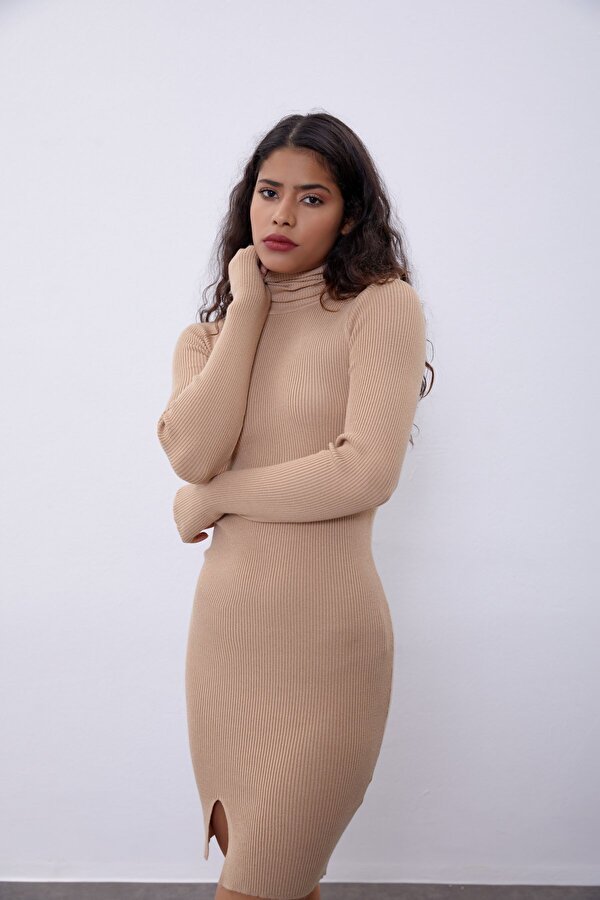Sherin Camel Yırtmaçlı Boğazlı Triko Elbise SWD4444CA RF7761
