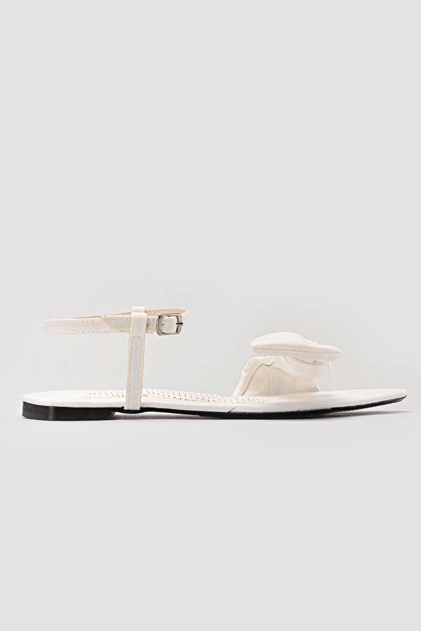 Limoya Latonya Beyaz Fiyonk Detaylı Düz Pedli Sandalet (Yanı Şeffaf)