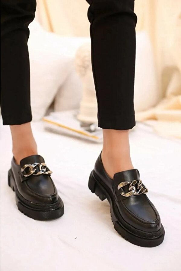 Ellaboni Kadın Günlük Siyah Loafer Gümüş Zincir Detay Ayakkabı