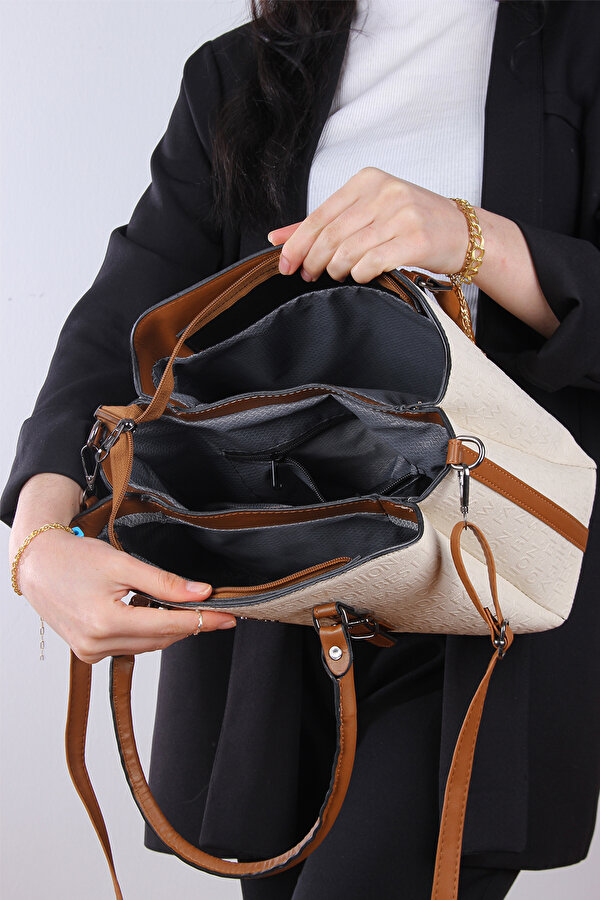 byHAKAN JN-1319 GOFRAJ KADIN EL VE OMUZ ÇANTASI KREM