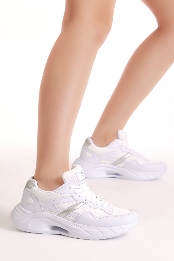 Tonny Black Kadın Beyaz Faylon Taban Şeritli Bağcıklı Spor Ayakkabı