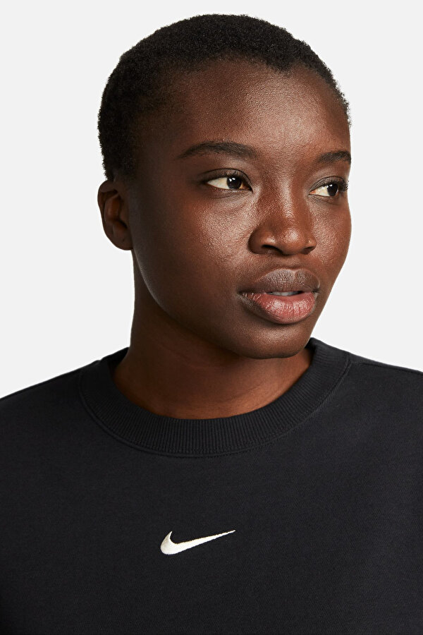 Nike crew t shirt best sale