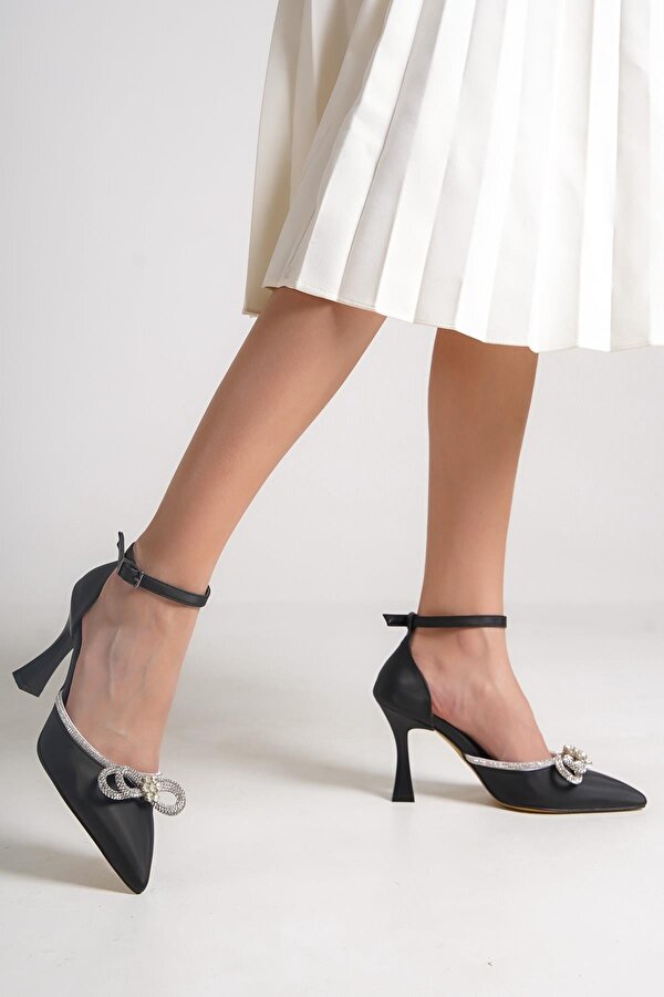 Modabuymuş Siyah Saten Fiyonk Taşlı Stiletto Kadeh Topuklu Ayakkabı - Darley