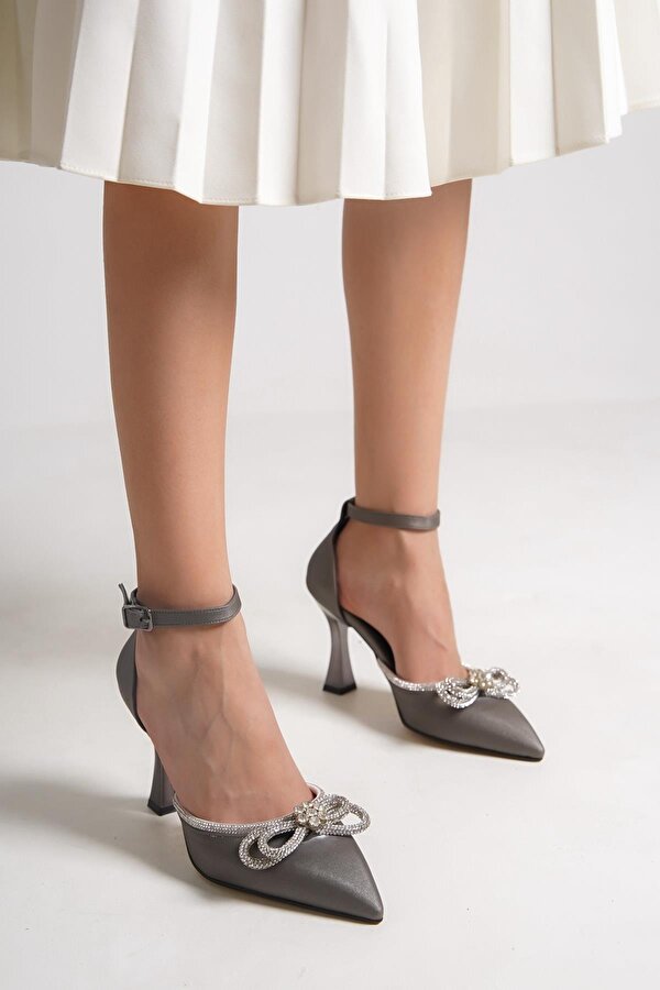 Modabuymuş Darley Platin Saten Fiyonk Taşlı Stiletto Kadeh Topuklu Abiye Ayakkabı