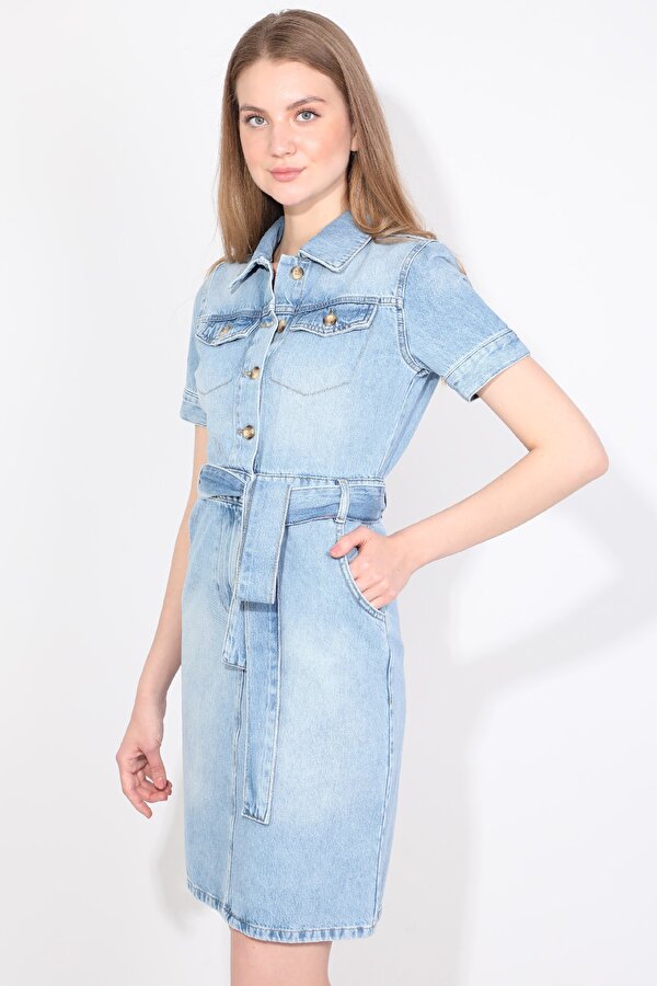Blue White Kadın İki Cepli Açık Mavi Jean Elbise Kemerli Regular Fit