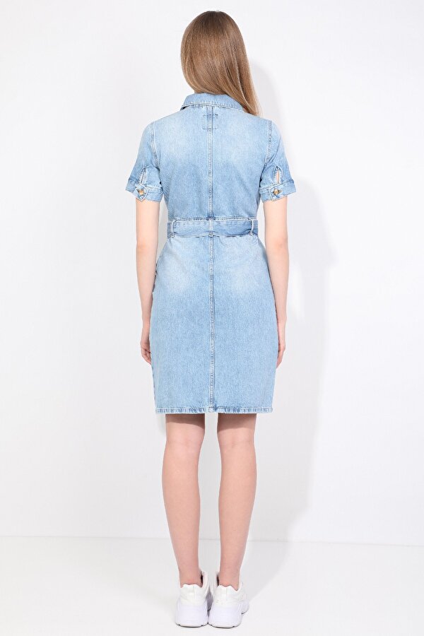 Blue White Kadın İki Cepli Açık Mavi Jean Elbise Kemerli Regular Fit