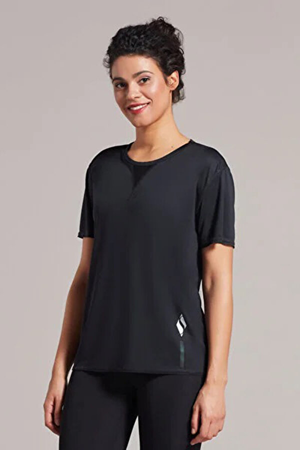 Skechers W Performance Coll. Refle Siyah Kadın Kısa Kol T-Shirt