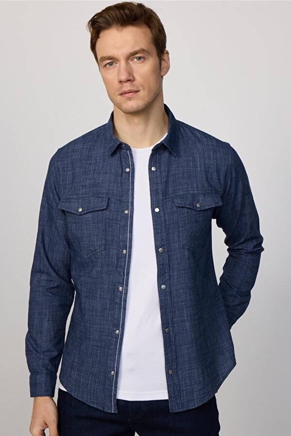 Slim Fit Dar Kesim %100 Pamuk Çift Cep Çıtçıtlı Düz Yazlık Lacivert Erkek Gömlek