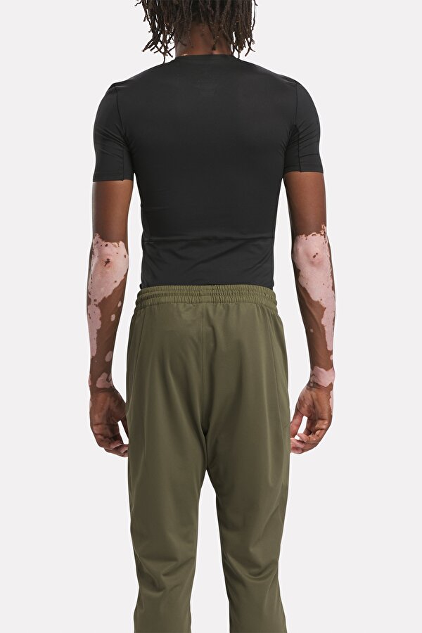 Reebok Compression T-Shirt Черный Мужчина Футболка