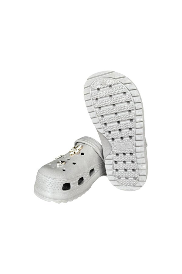 Liger Yüksek Taban Aksesuarlı Kadın Sandalet FÜME