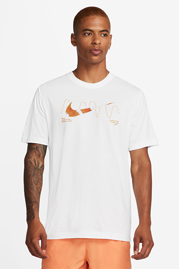 Nike M NK DF TEE IYKYK RUN SU2 Beyaz Erkek Kısa Kol T-Shirt