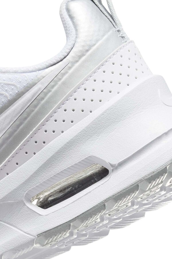 Nike W  AIR MAX NUAXIS Beyaz Kadın Sneaker