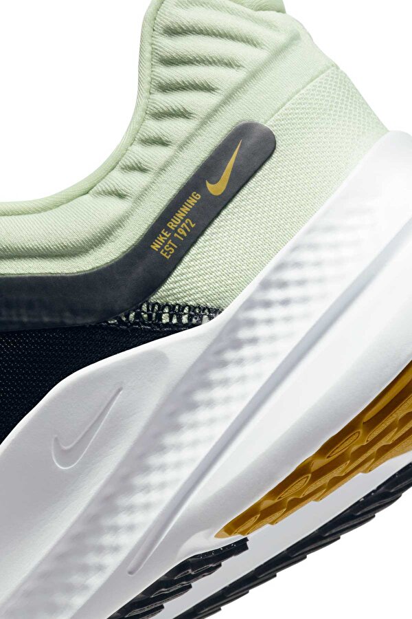 Nike QUEST 5 BLACK Man Running