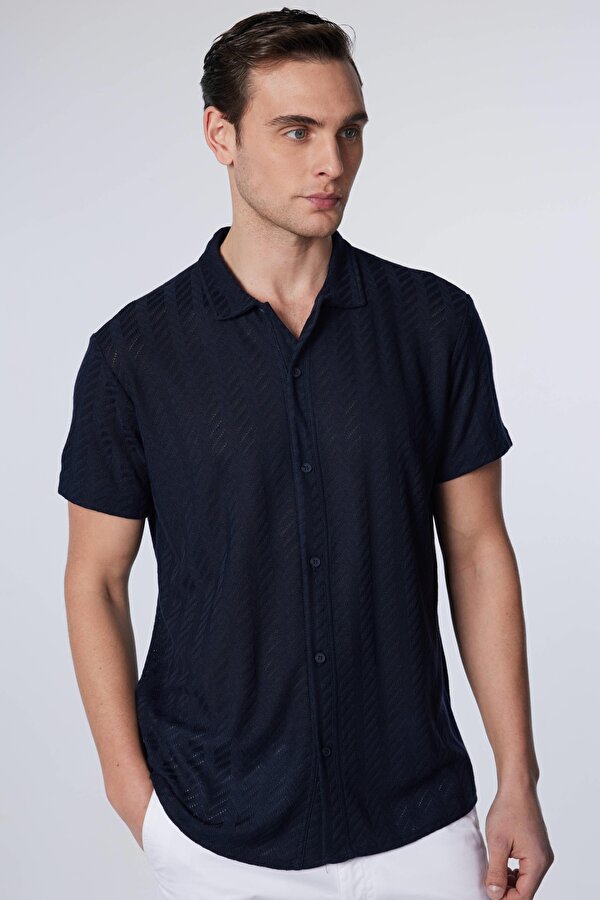 Tudors Erkek Slim Fit Dar Kesim Kısa Kollu Nefes Alan  Örme Doku Armür Desenli Lacivert Gömlek