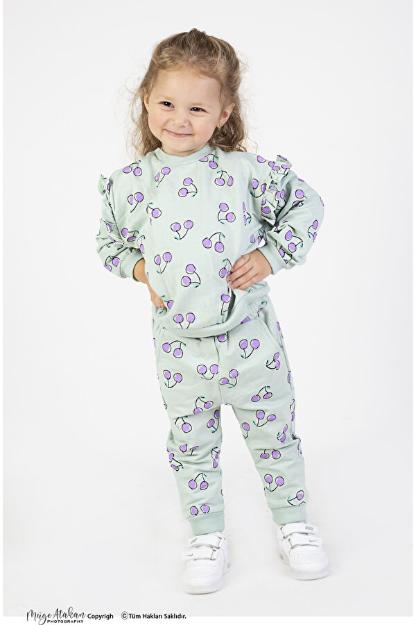 Harika Kids Kız Bebek&Çocuk İki İplik Kumaş Kiraz Desenli Orta Kalınlıkta Örme Basic Oversize Alt Üst Eşofman Takımı