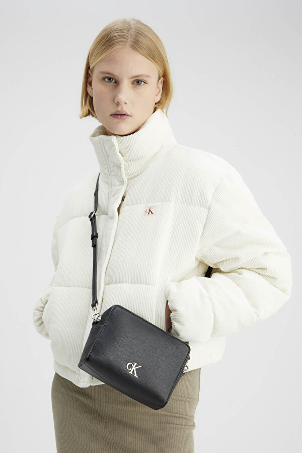 Calvin Klein CKJ MINIMAL MONOGRAM Siyah Kadın Sırt Çantası