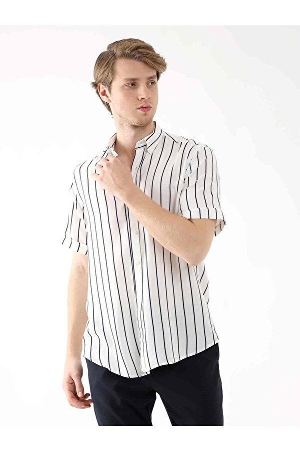 Dufy Beyaz Erkek Regular Fit Çizgili Düğmeli Yaka Kısa Kol Gömlek - 94935