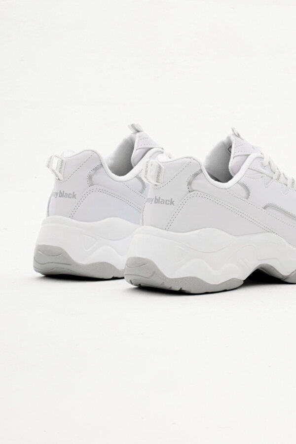 Tonny Black Kadın Beyaz Rahat Kalıp Yüksek Taban Bağcıklı Spor Ayakkabı