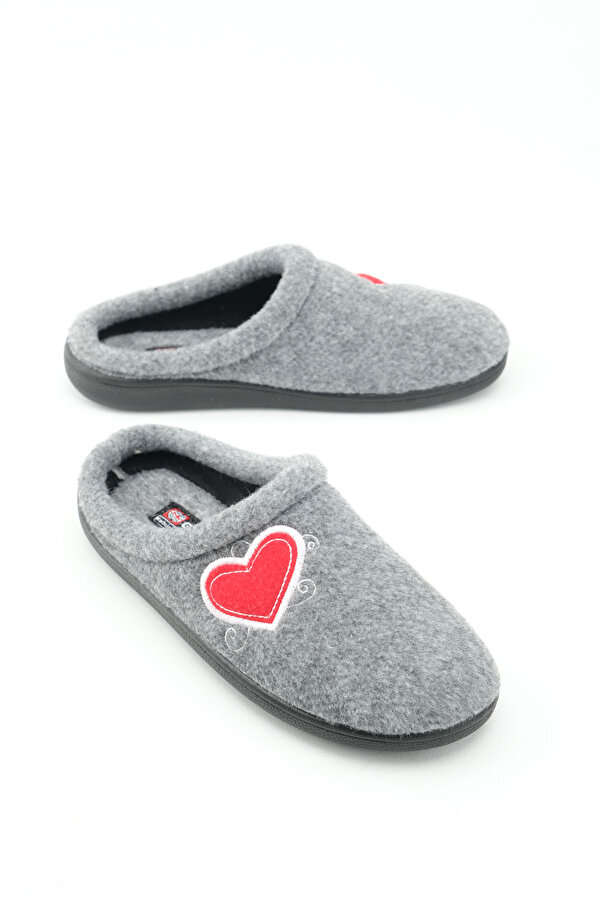 GEZER Kışlık Kadın Ev Bahçe Comfort Taban Nakışlı Kalp Desenli Keçe Terlik