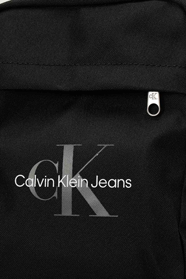 Calvin Klein 'CKJ SPORT ESSENTIALS Siyah Erkek Çapraz Çanta
