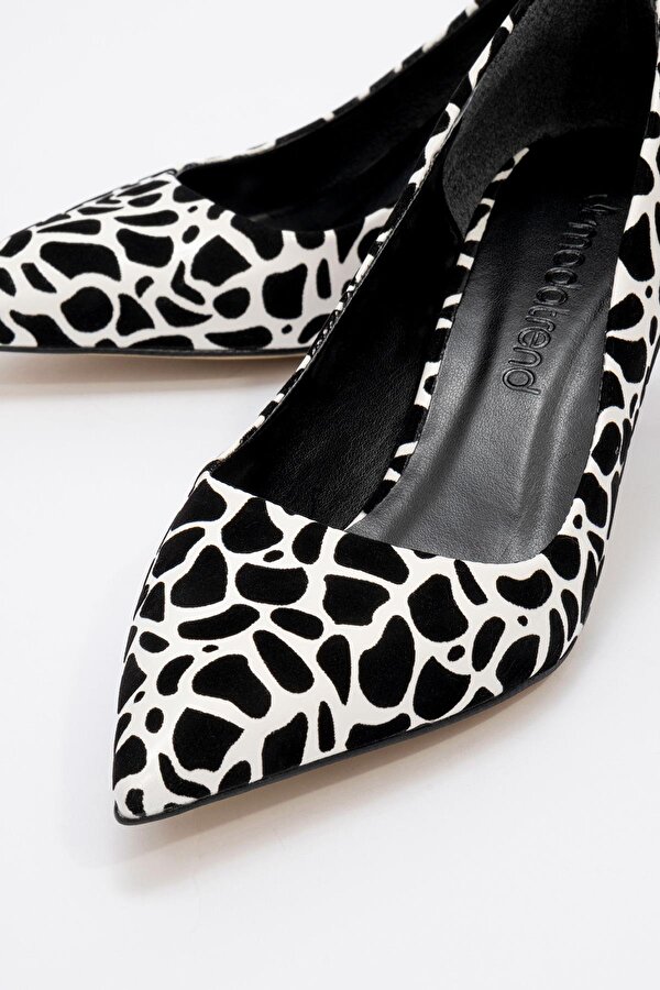 Ccway Kadın Sivri Burunlu Stiletto ZEBRA