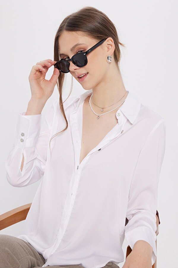 Tudors Kadın Relax Fit Rahat Kesim Satenli Kumaş Beyaz Uzun Manşet Düz Gömlek