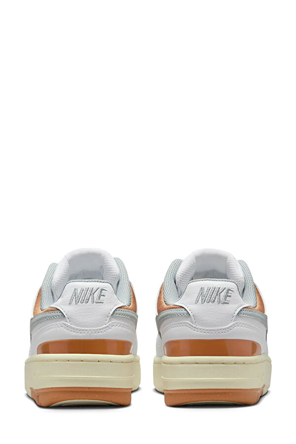 Nike Gamma Force WHITE Woman 001