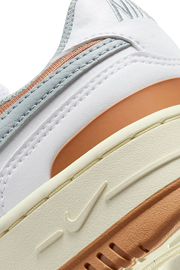 Nike Gamma Force WHITE Woman 001