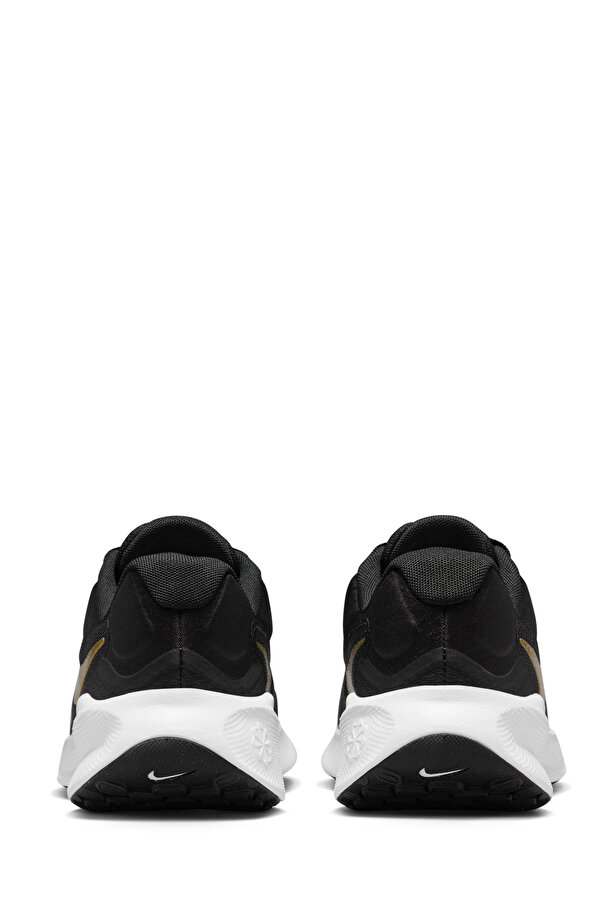 Nike Revolution 7 BLACK Woman Running