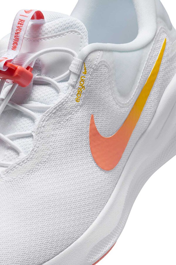 Nike Revolution 7 FlyEase Beyaz Kadın Koşu Ayakkabısı