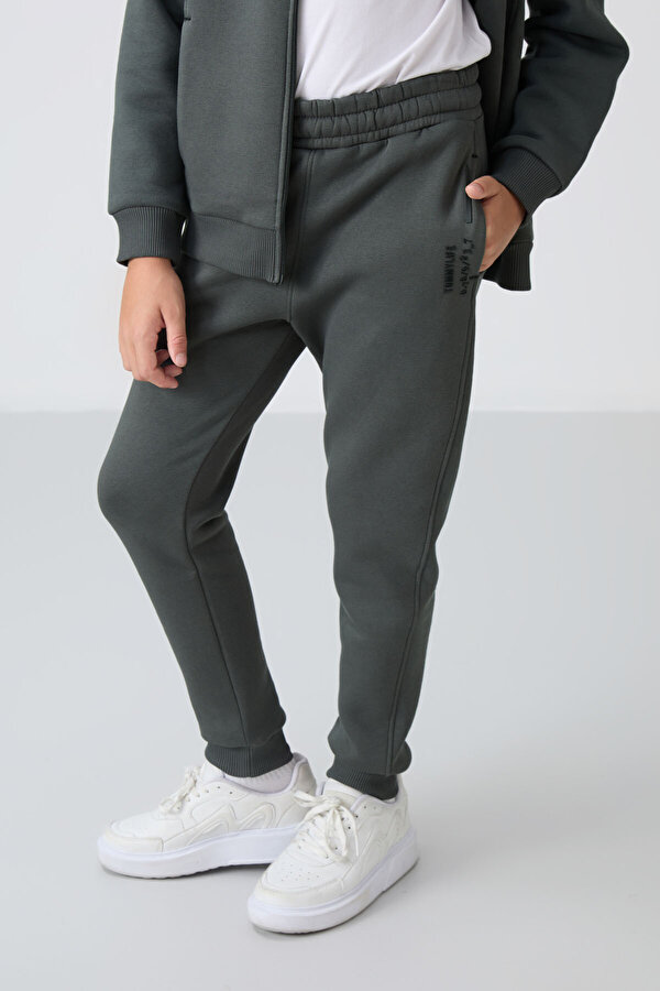 TOMMYLIFE Haki Pamuklu Kalın İçi Tüylü Yumuşak Dokulu Standart Fit Nakışlı Erkek Çocuk Eşofman Takım - 11240