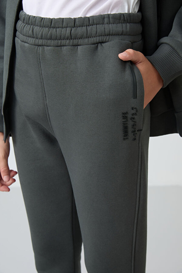 TOMMYLIFE Haki Pamuklu Kalın İçi Tüylü Yumuşak Dokulu Standart Fit Nakışlı Erkek Çocuk Eşofman Takım - 11240