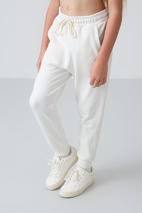 TOMMYLIFE Ekru Pamuklu İçi Tüylü Yumuşak Dokulu Standart Fit Nakışlı Kız Çocuk Eşofman Takım - 75148