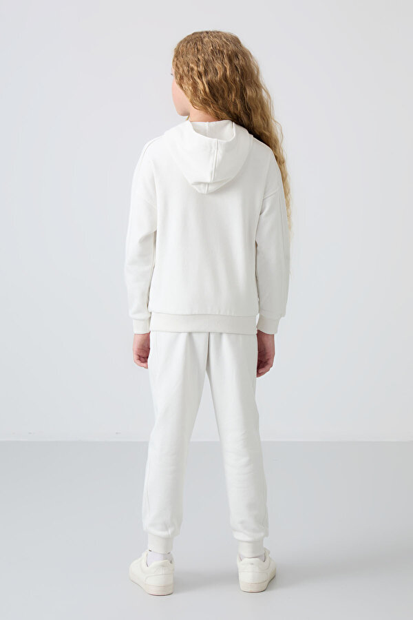 TOMMYLIFE Ekru Pamuklu İçi Tüylü Yumuşak Dokulu Standart Fit Nakışlı Kız Çocuk Eşofman Takım - 75148