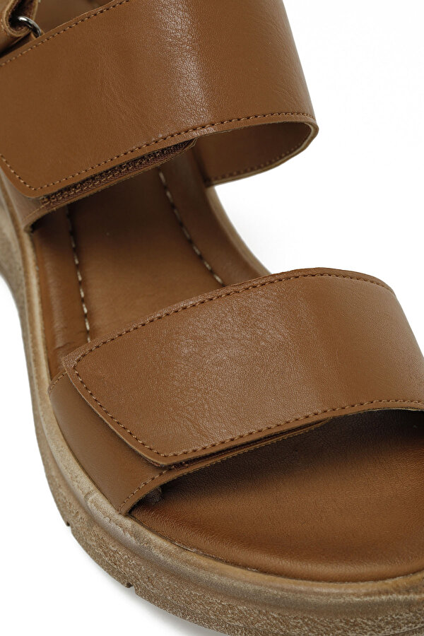 Butigo 25S-271 5FX Taba Kadın Dolgu Topuk Sandalet