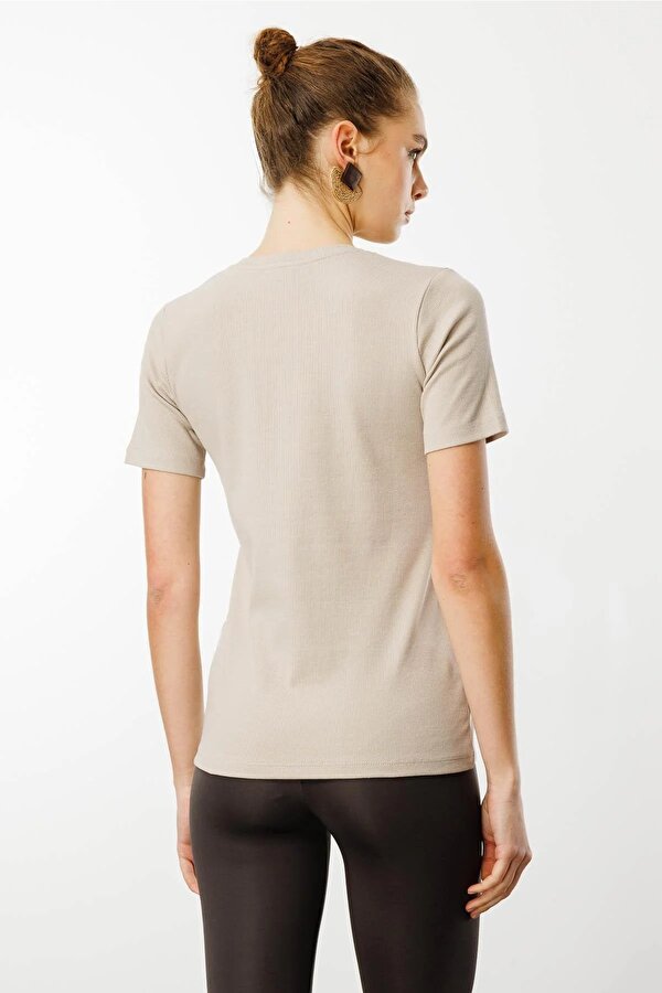 Desen Triko Kadın Açma Yaka Boncuk İşlemeli T-Shirt 24754 Bej