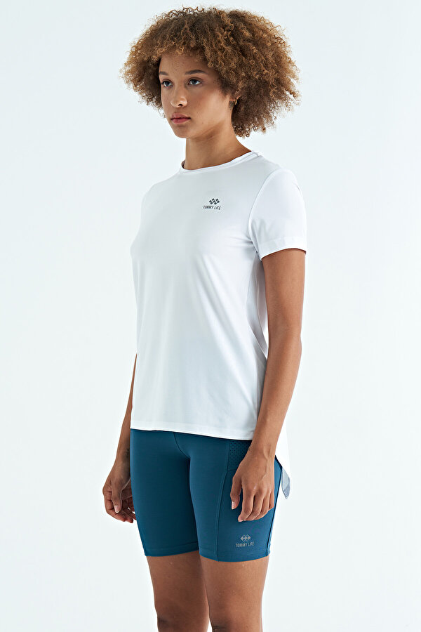 TOMMYLIFE Beyaz Sırt Yırtmaç Detaylı O Yaka Kısa Kollu Standart Kalıp Kadın T-Shirt - 97267