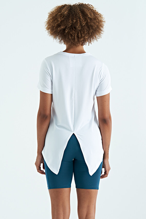 TOMMYLIFE Beyaz Sırt Yırtmaç Detaylı O Yaka Kısa Kollu Standart Kalıp Kadın T-Shirt - 97267