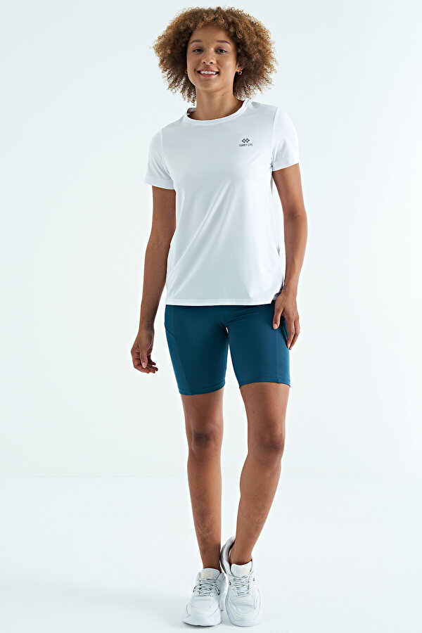 TOMMYLIFE Beyaz Sırt Yırtmaç Detaylı O Yaka Kısa Kollu Standart Kalıp Kadın T-Shirt - 97267