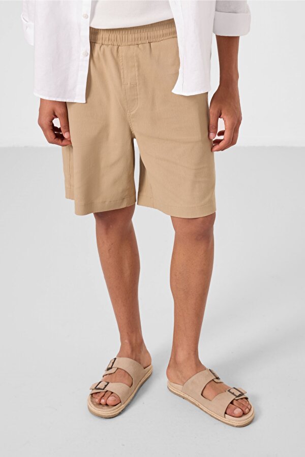 TOMMYLIFE Koyu Bej Standart Fit Dokuma Hafif Esnek Chino Erkek Şort - 81289