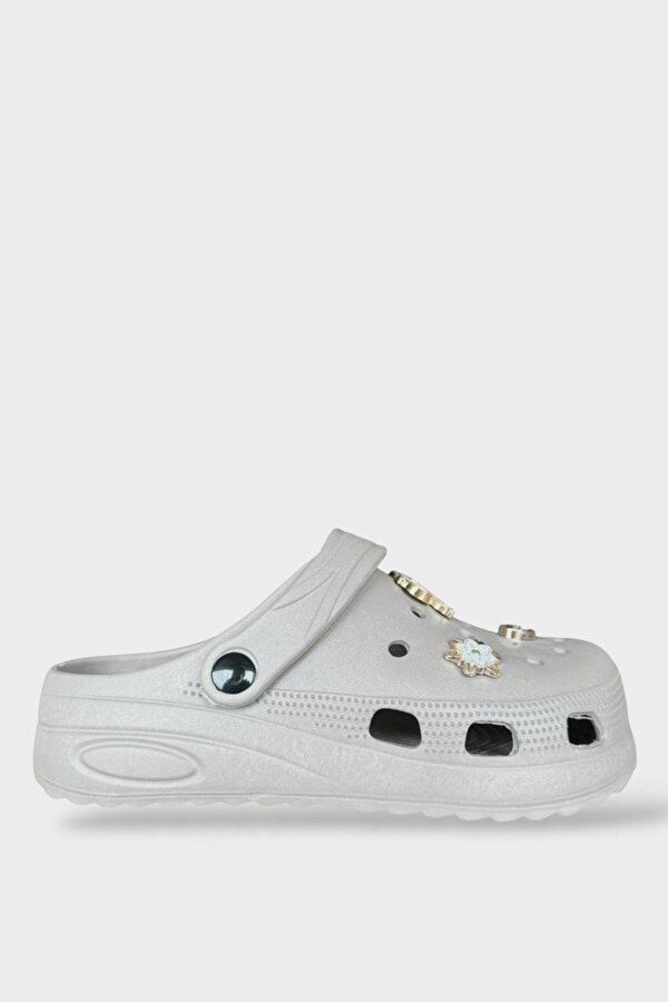 Liger Yüksek Taban Aksesuarlı Kadın Sandalet FÜME