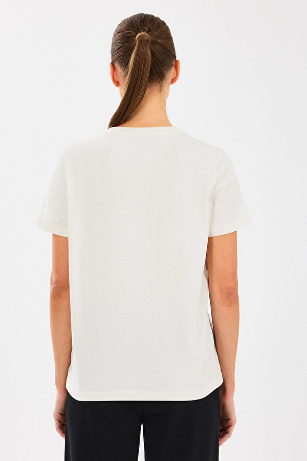 Skechers W Essential Crewneck T-Sh KIRIK BEYAZ Kadın Kısa Kol T-Shirt