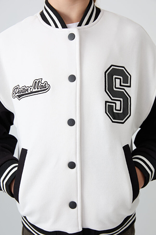 TOMMYLIFE Ekru Pamuklu İçi Tüylü Yumuşak Dokulu Standart Fit Nakışlı Kız Çocuk Kolej Ceket - 75163