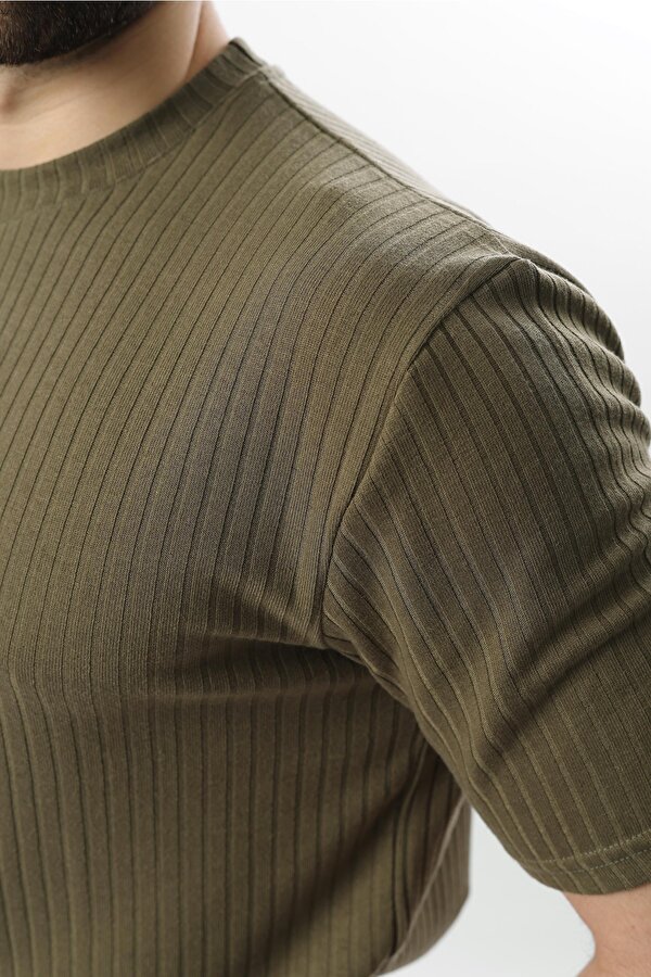 Madmext Haki Dokulu Çizgi Tasarım Bisiklet Yaka Erkek T-shirt E7122