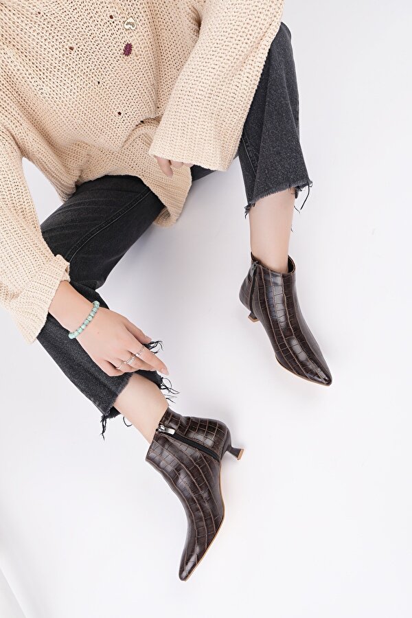 Muggo ÇAÇA Kroko Desenli Sivri Burun İnce Topuklu Fermuarlı Kadın Bot