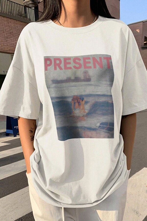 Unisex Present Baskılı Oversize Tshirt - FLO 3 Al 1 Öde